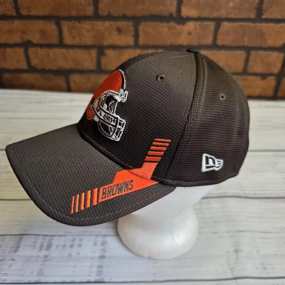 New Era‎ Cleveland Browns Hat Brown Fitted Small Medium Football 39THIRTY Helmet - Picture 2 of 5